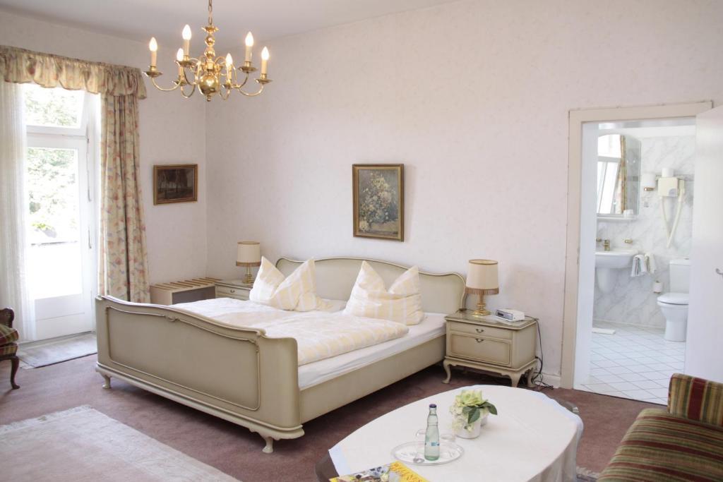 Alte Villa Schlossblick باد بيرمونت الغرفة الصورة